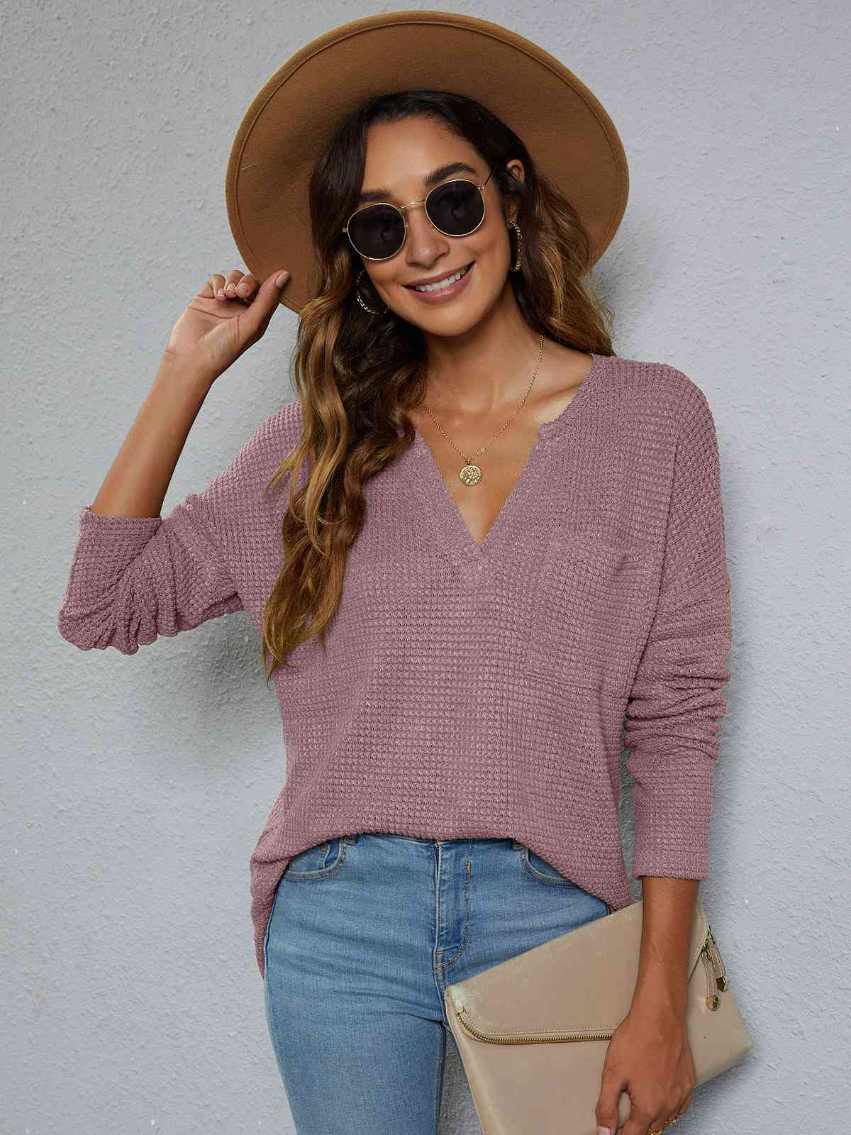Haut en tricot gaufré à épaules tombantes et coupe haute
