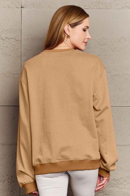 Sweat-shirt à manches longues ROCKIN AROUND taille réelle Simply Love