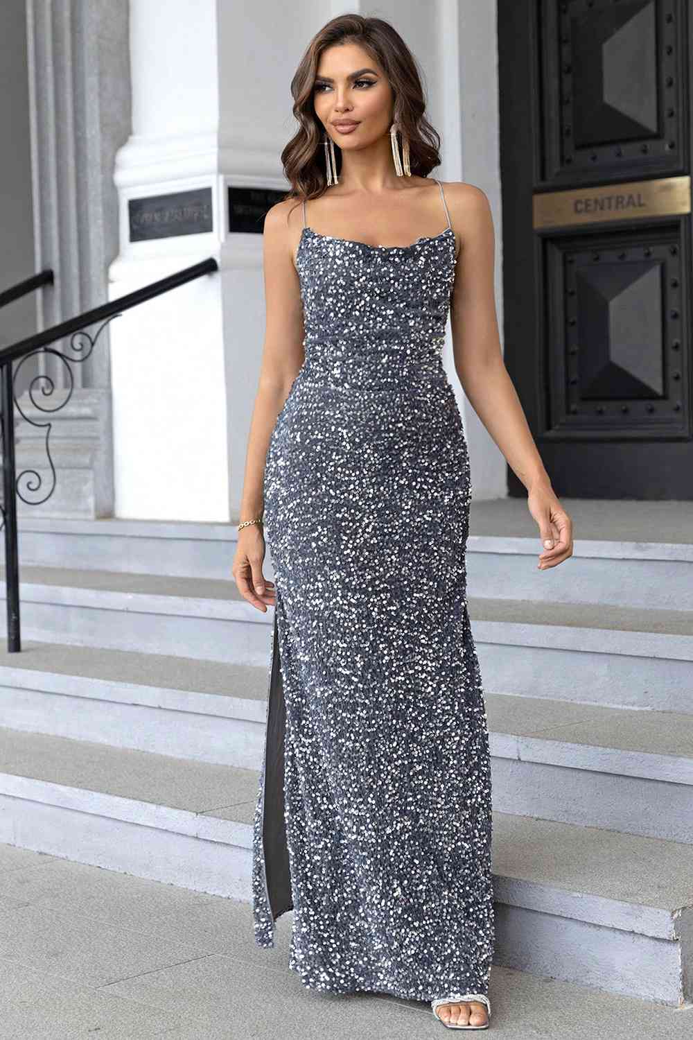 Robe longue fendue dos nu à paillettes