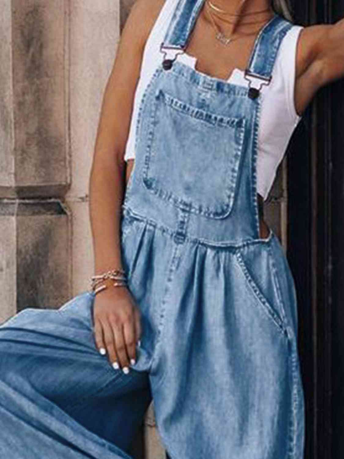 Salopette en jean à jambes larges