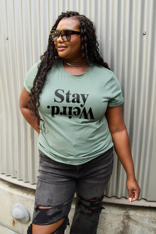 T-shirt à manches courtes Simply Love STAY WEIRD taille réelle