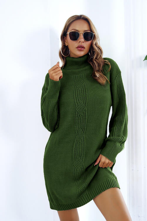 Robe pull à col roulé ajouré et manches longues