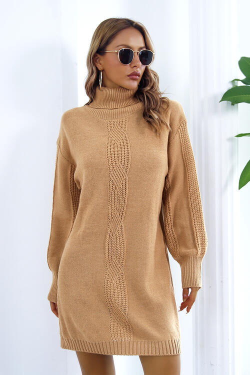 Robe pull à col roulé ajouré et manches longues