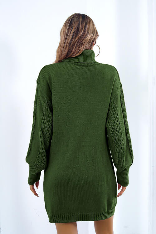 Robe pull à col roulé ajouré et manches longues