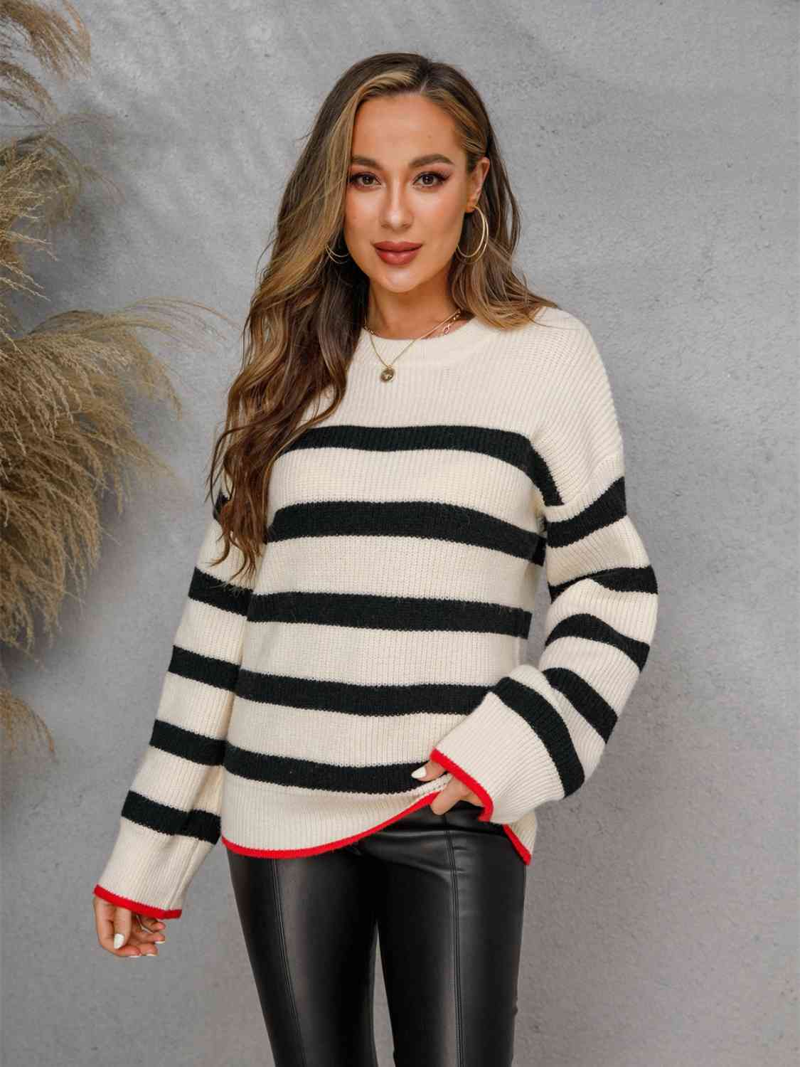 Pull rayé à col rond et épaules tombantes