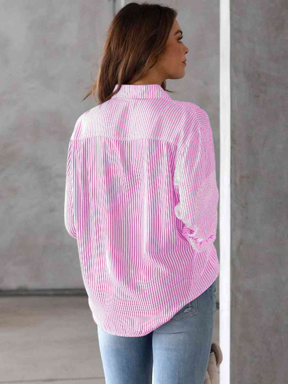 Chemise à col rayé avec poche
