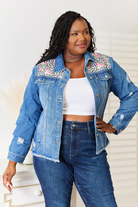 Veste en jean à ourlet brut et imprimé léopard fleuri Baeful