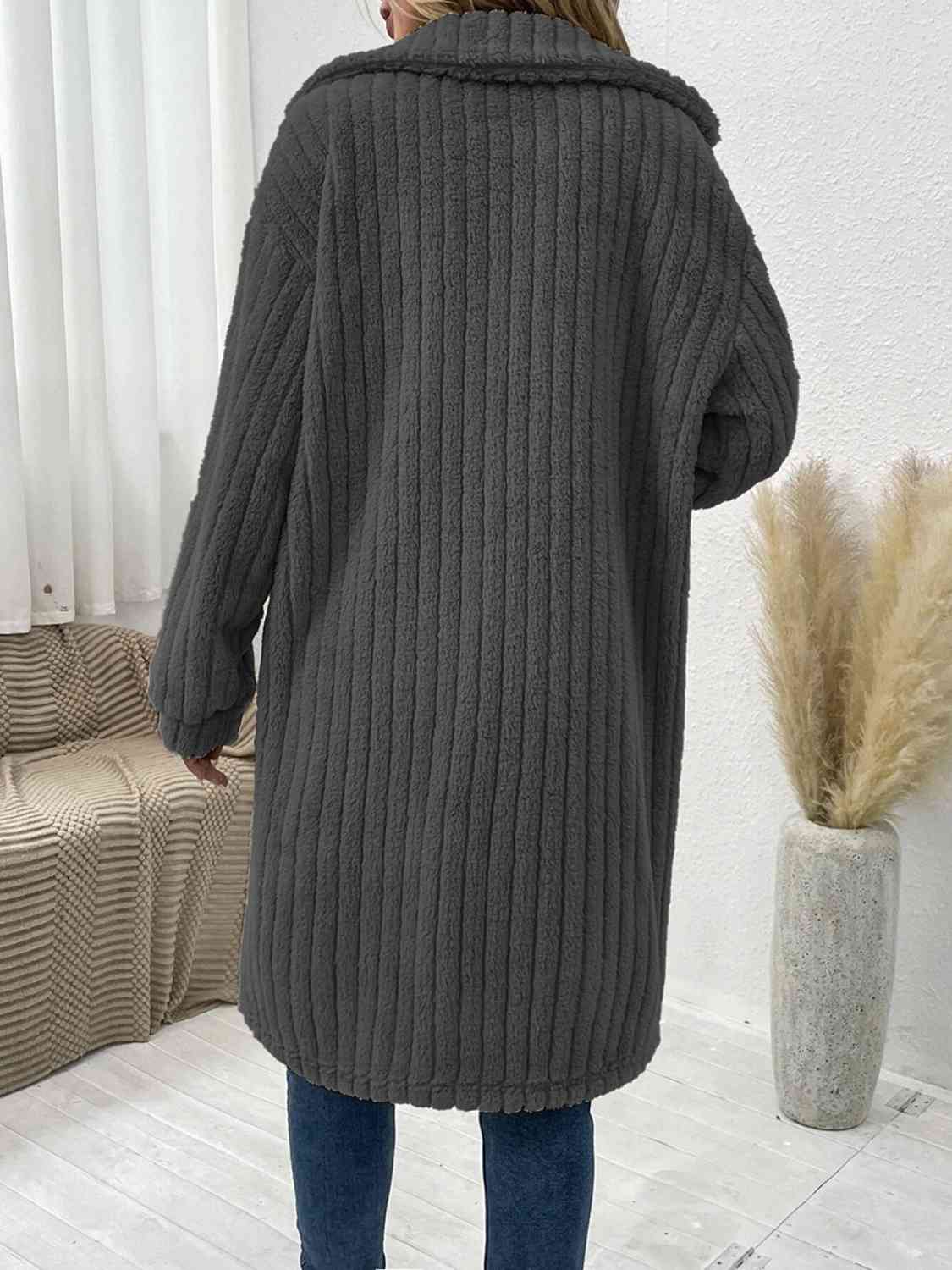 Manteau à col et épaules tombantes