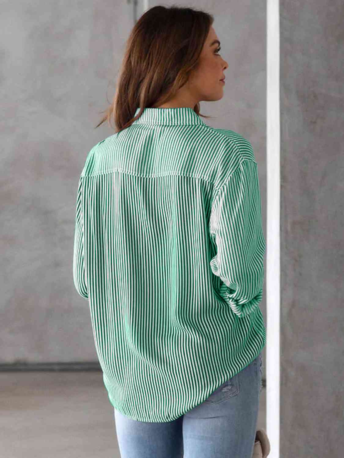 Chemise à col rayé avec poche