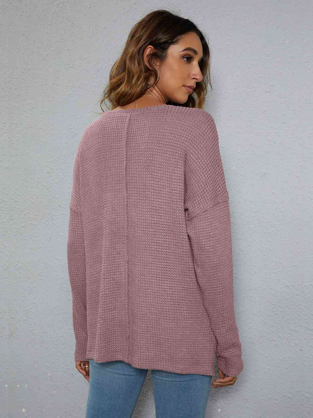 Haut en tricot gaufré à épaules tombantes et coupe haute
