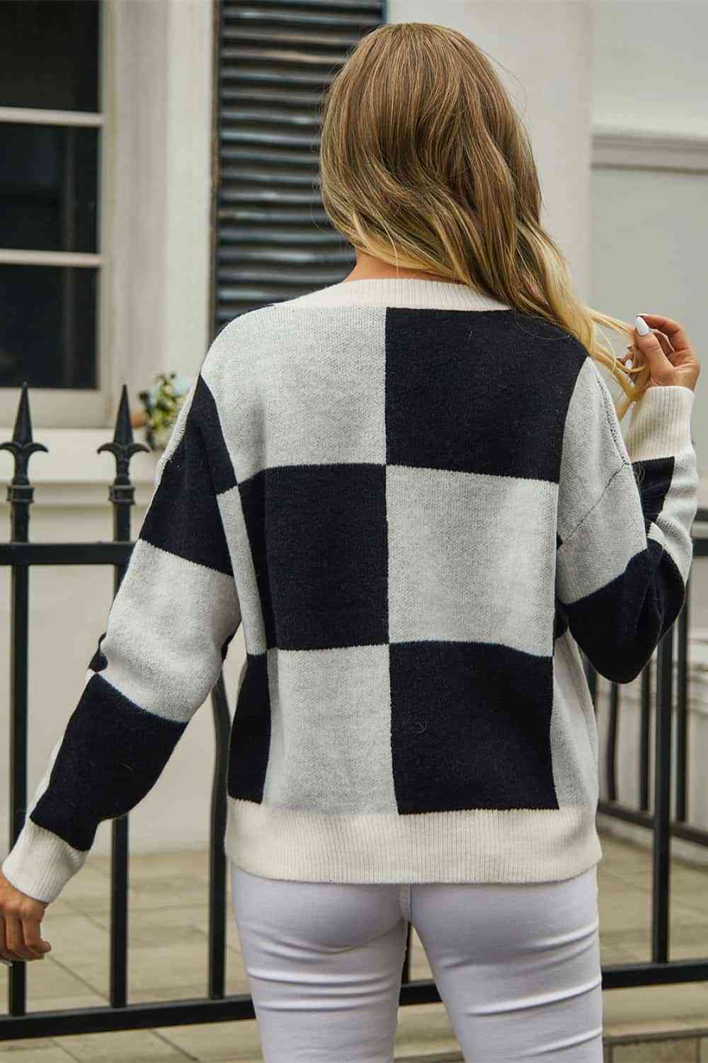 Cardigan à carreaux, col en V et épaules tombantes