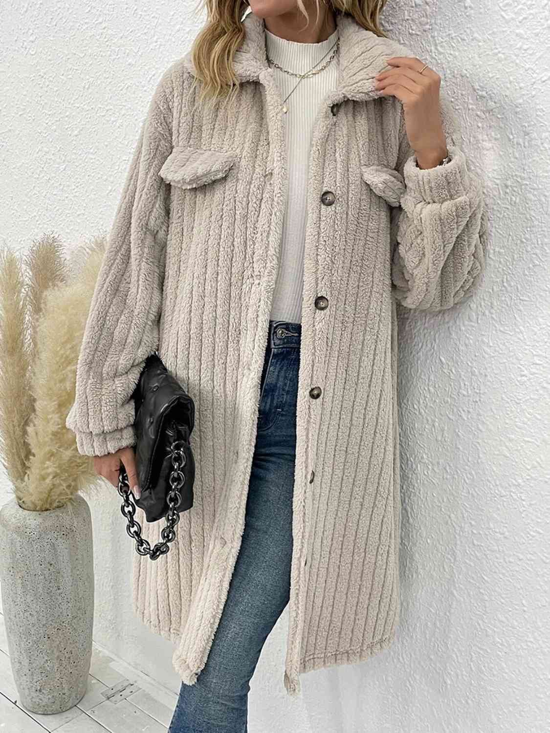 Manteau à col et épaules tombantes