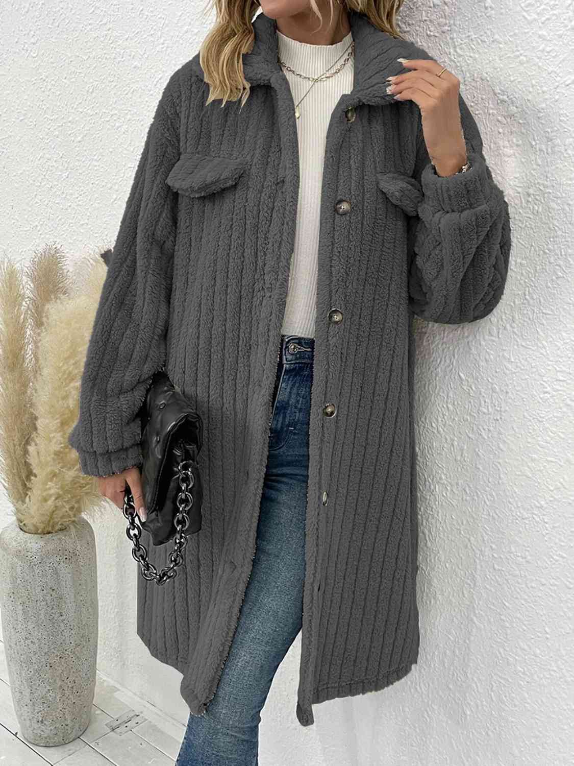 Manteau à col et épaules tombantes