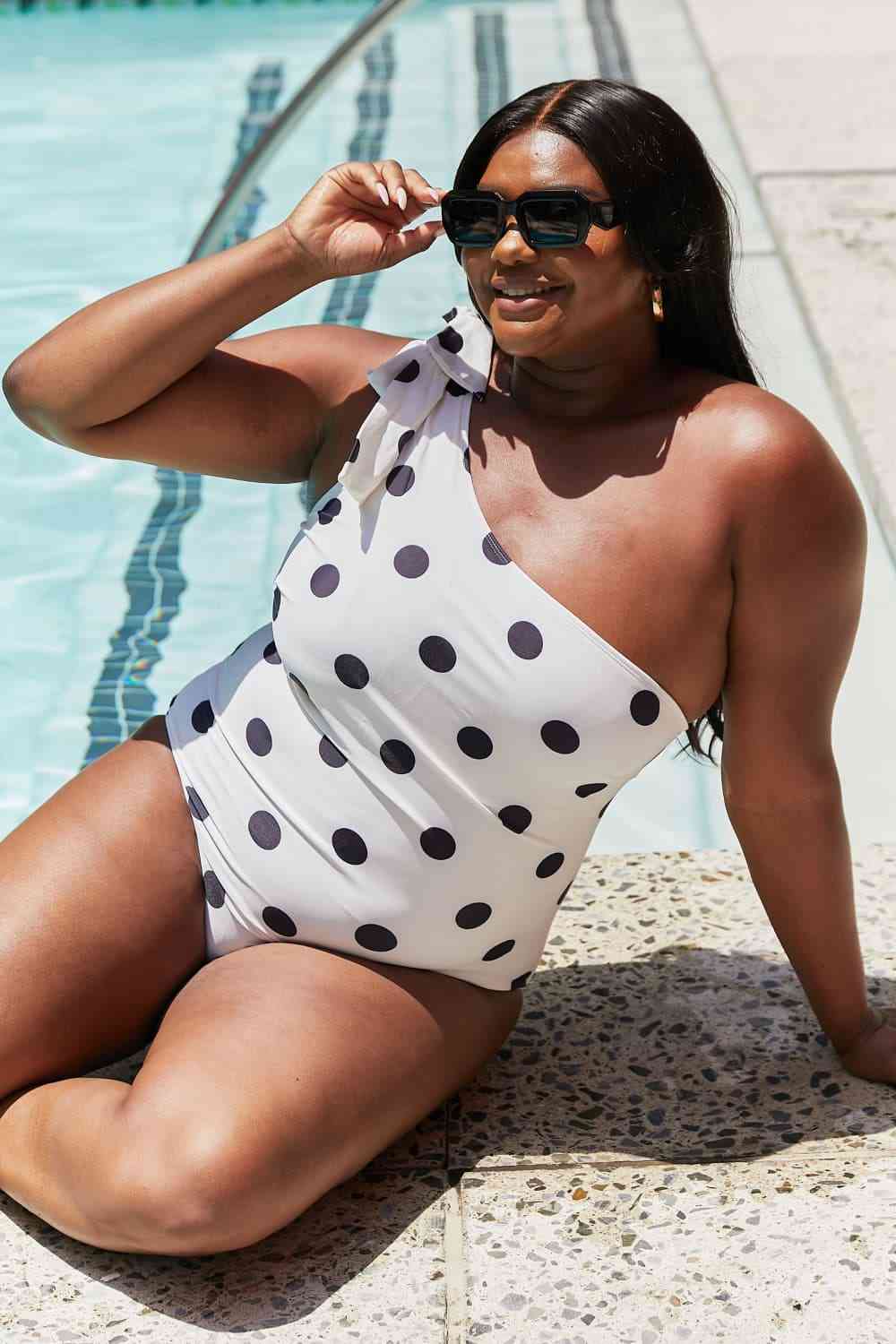 Maillot de bain une pièce asymétrique Marina West Swim Deep End