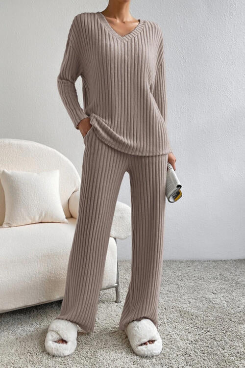 Ensemble haut et pantalon côtelé à col en V