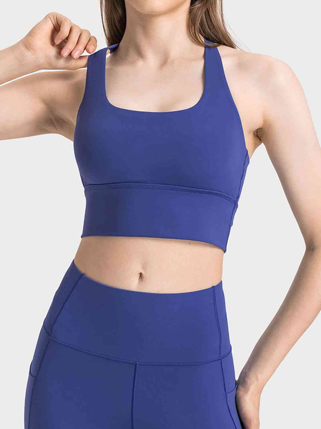 Soutien-gorge de sport à bretelles croisées et col rond