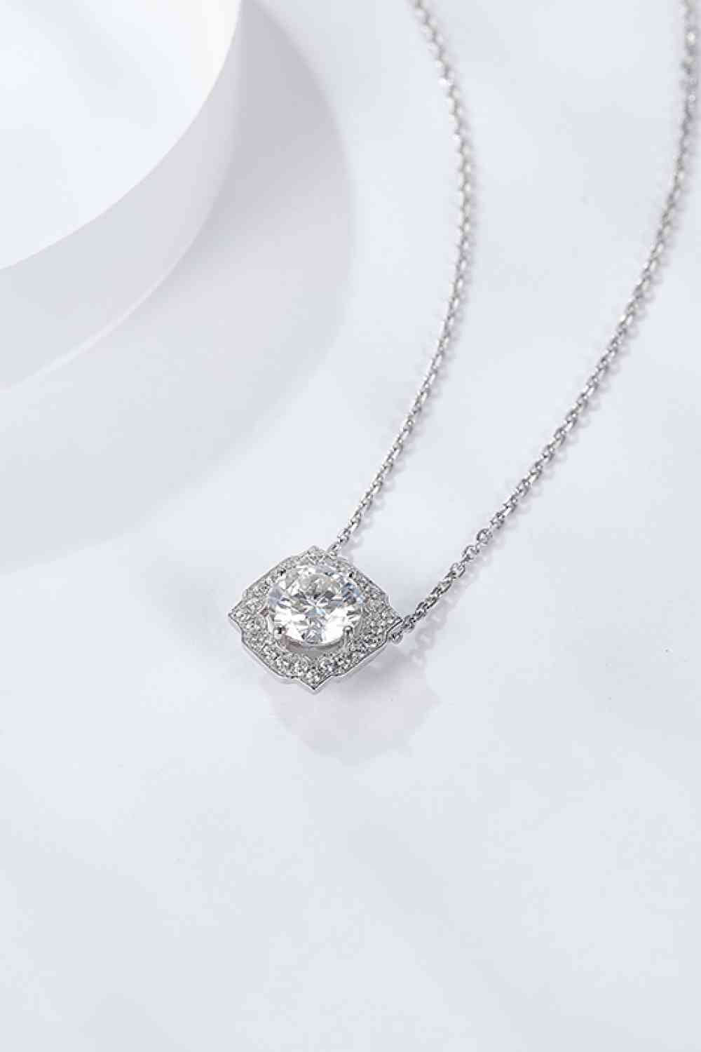 1 Carat Moissanite Flower Shape Pendant Chain Necklace