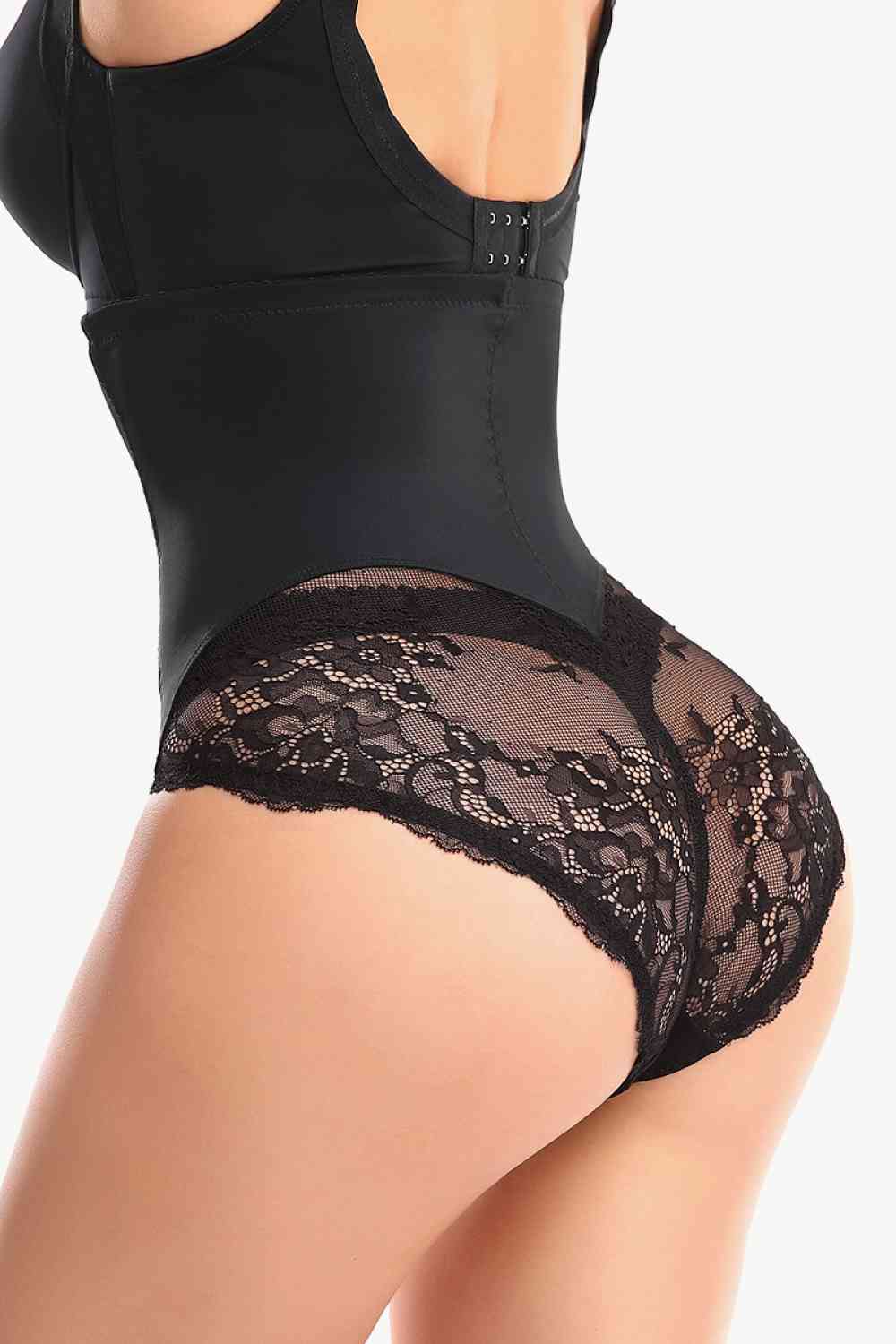 Short gainant en dentelle épissée taille haute à enfiler