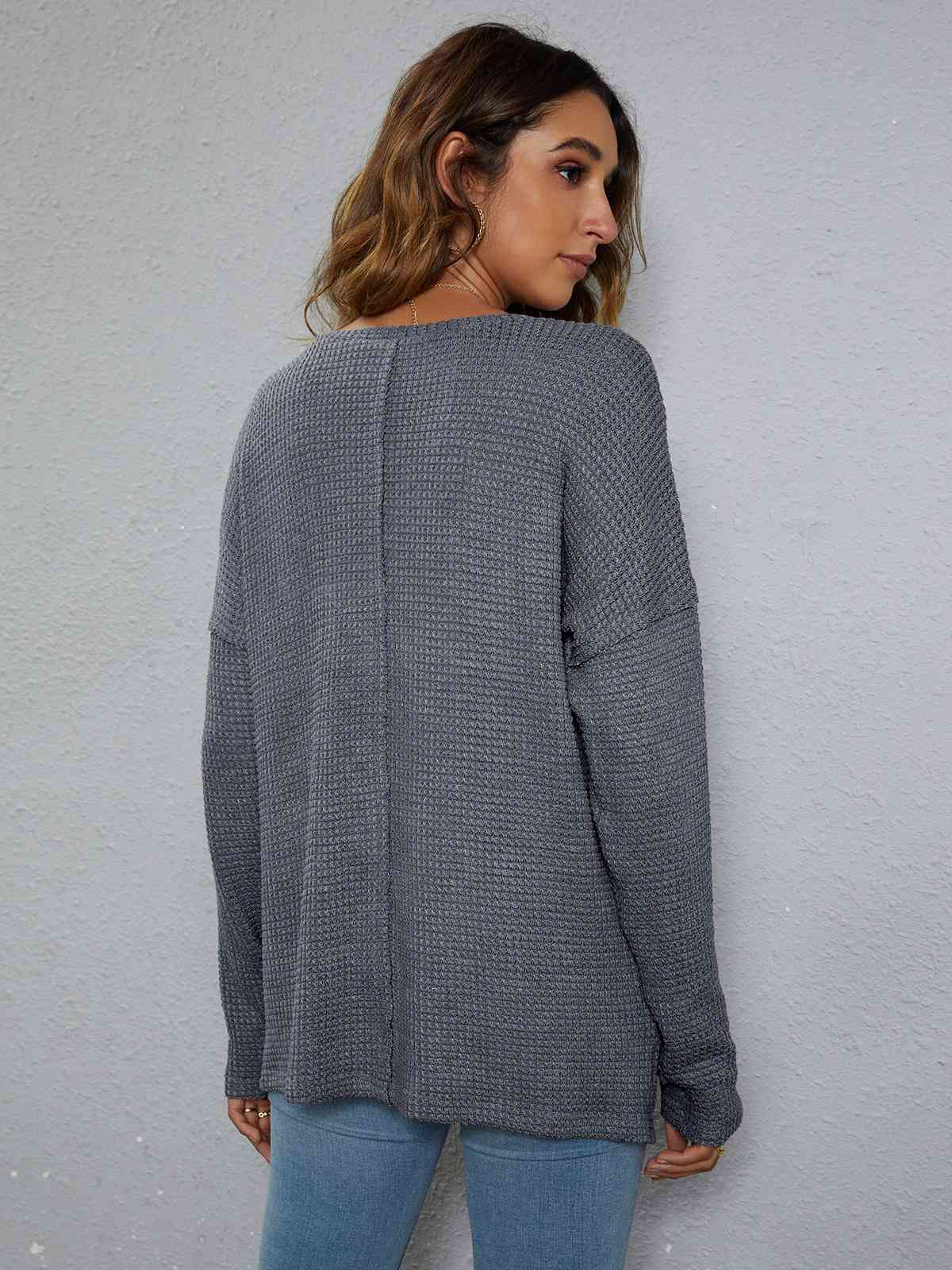 Haut en tricot gaufré à épaules tombantes et coupe haute