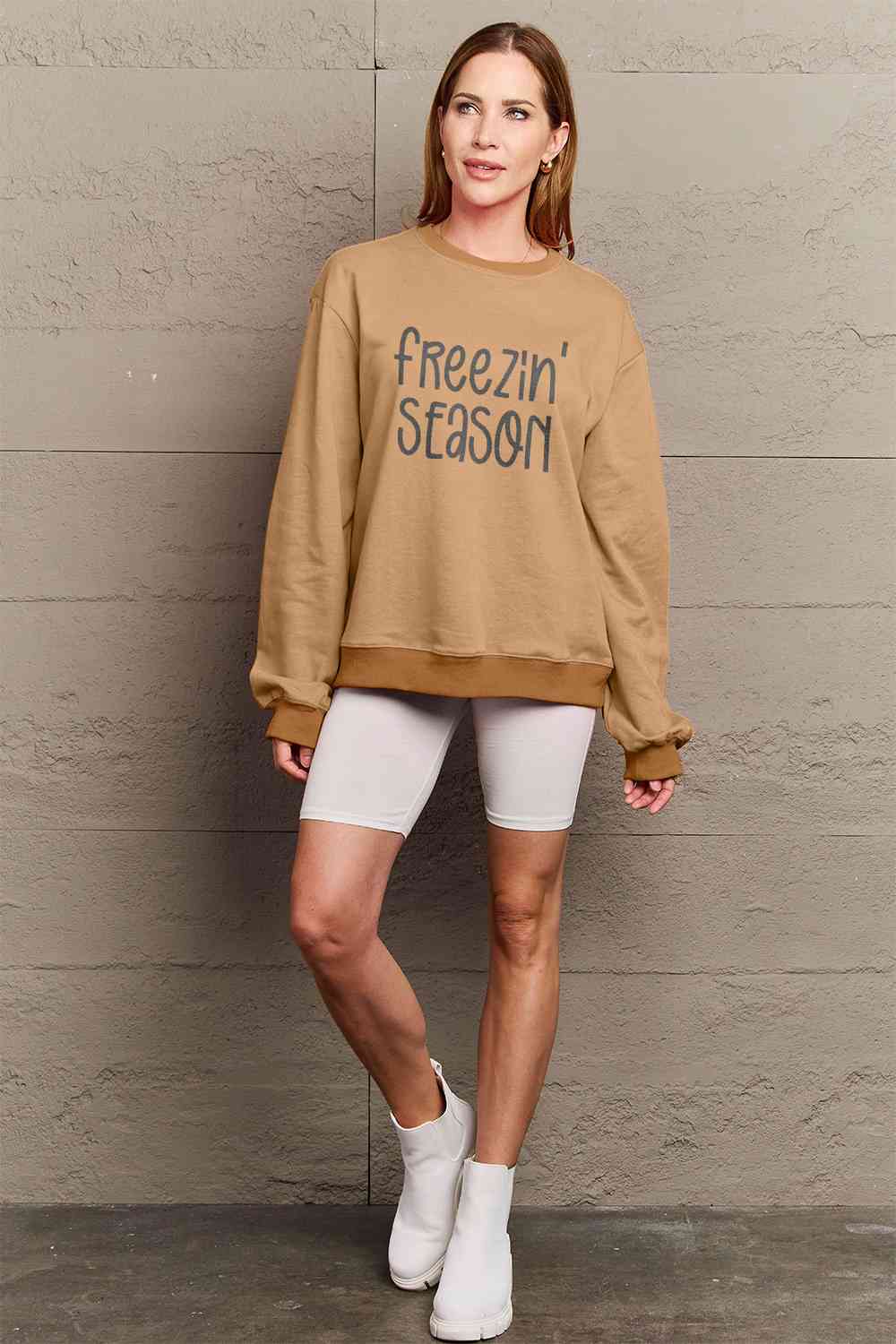 Sweat-shirt graphique Simply Love Full Size FREEZIN' SEASON
