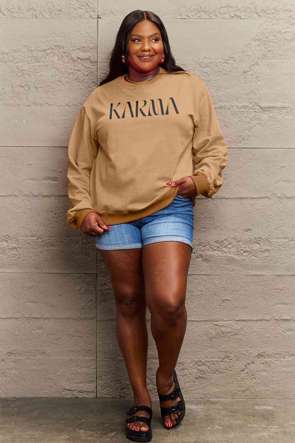 Sweat-shirt graphique KARMA taille réelle Simply Love