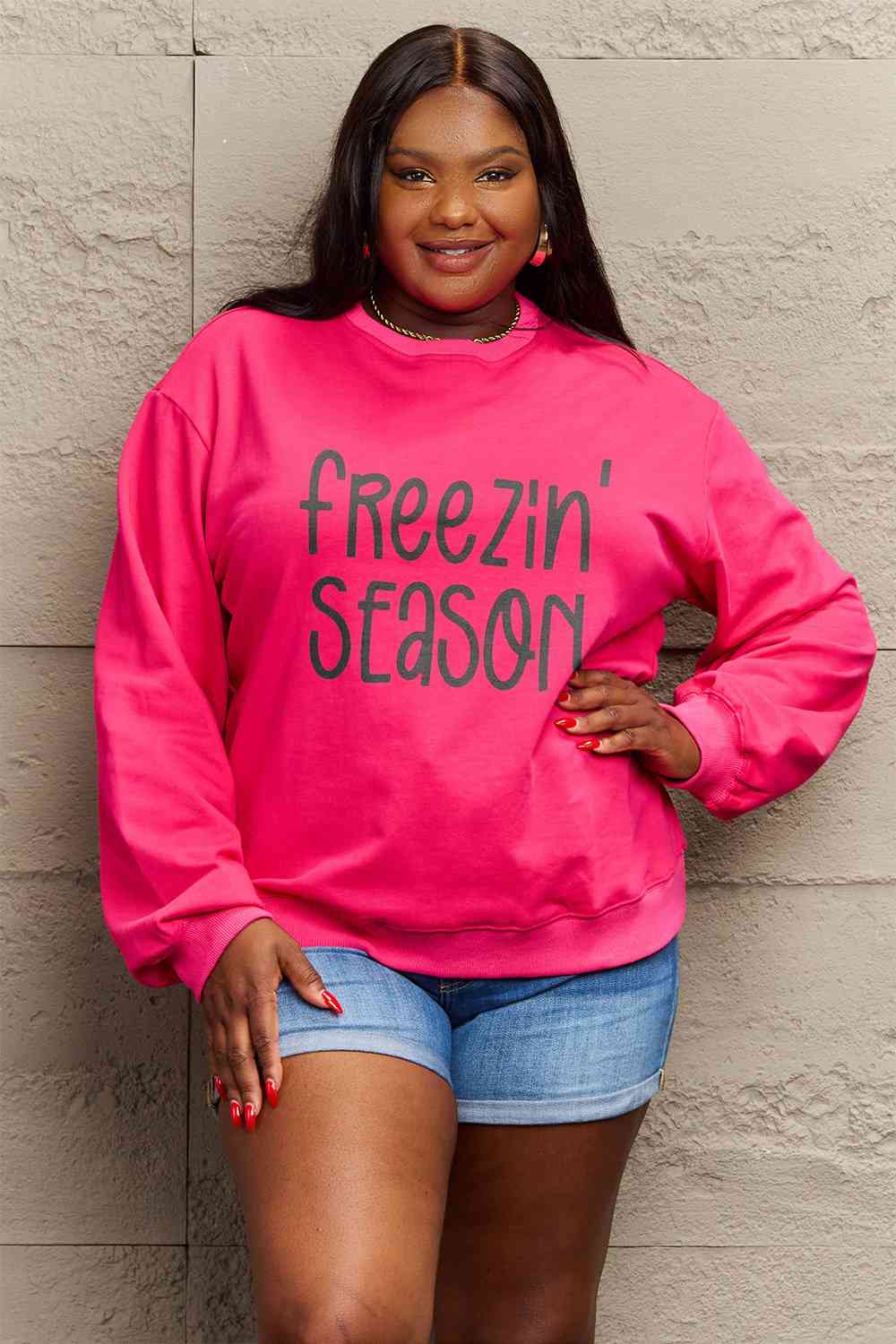 Sweat-shirt graphique Simply Love Full Size FREEZIN' SEASON