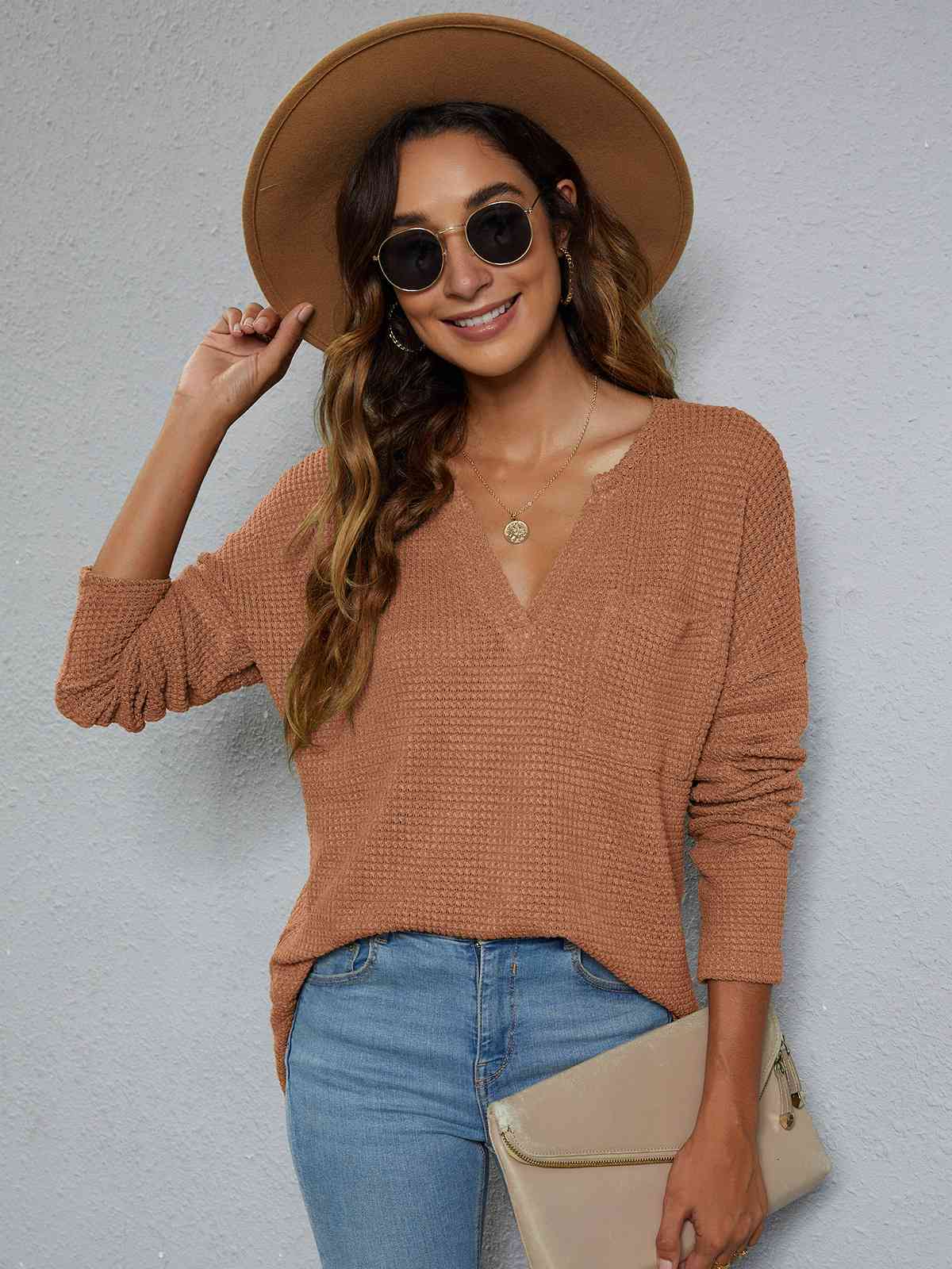 Haut en tricot gaufré à épaules tombantes et coupe haute