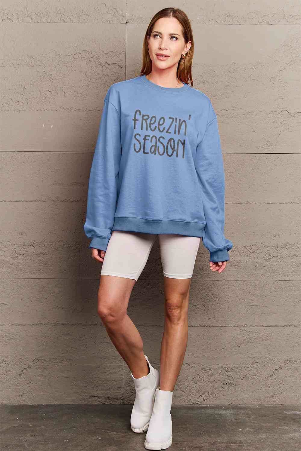 Sweat-shirt graphique Simply Love Full Size FREEZIN' SEASON
