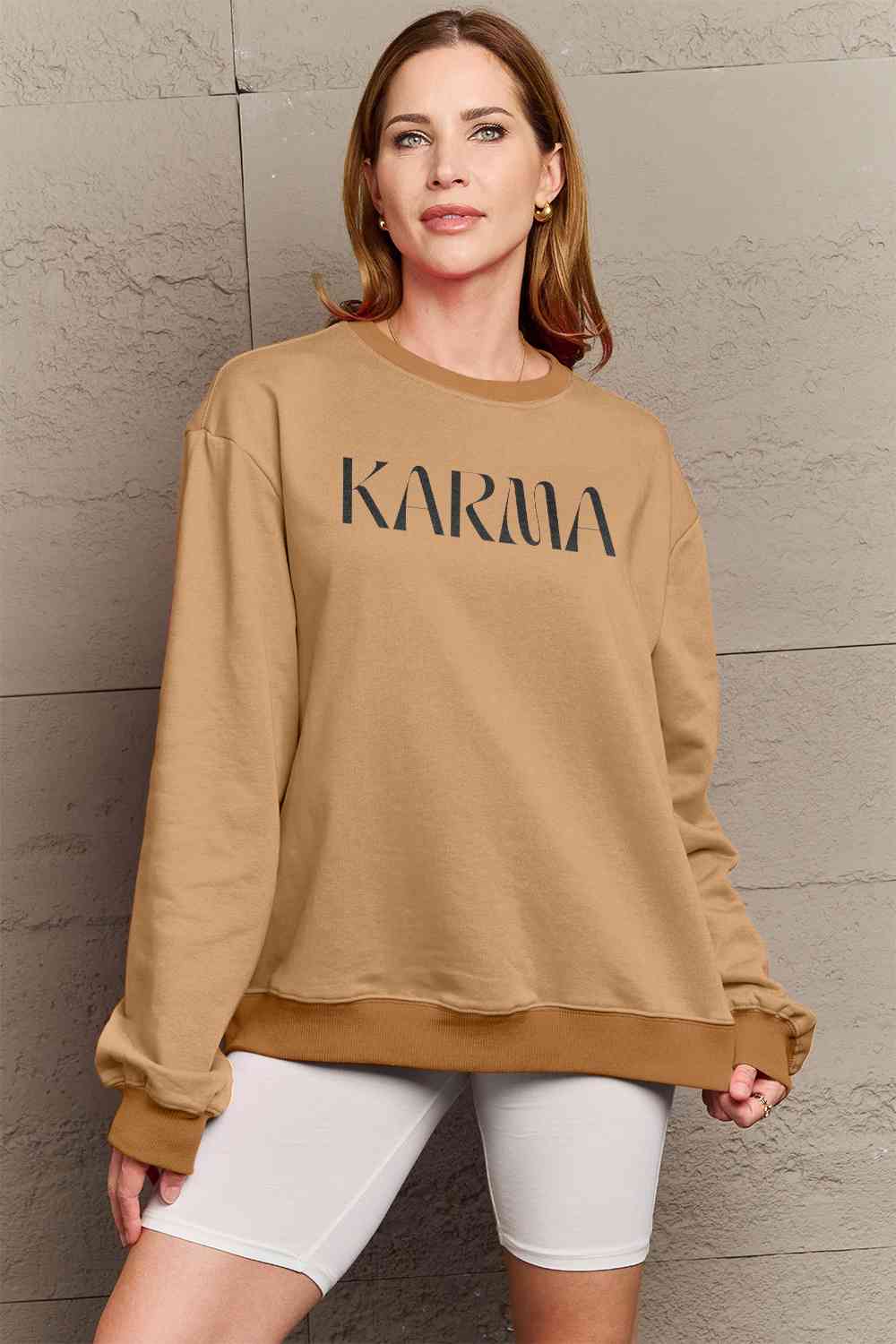 Sweat-shirt graphique KARMA taille réelle Simply Love