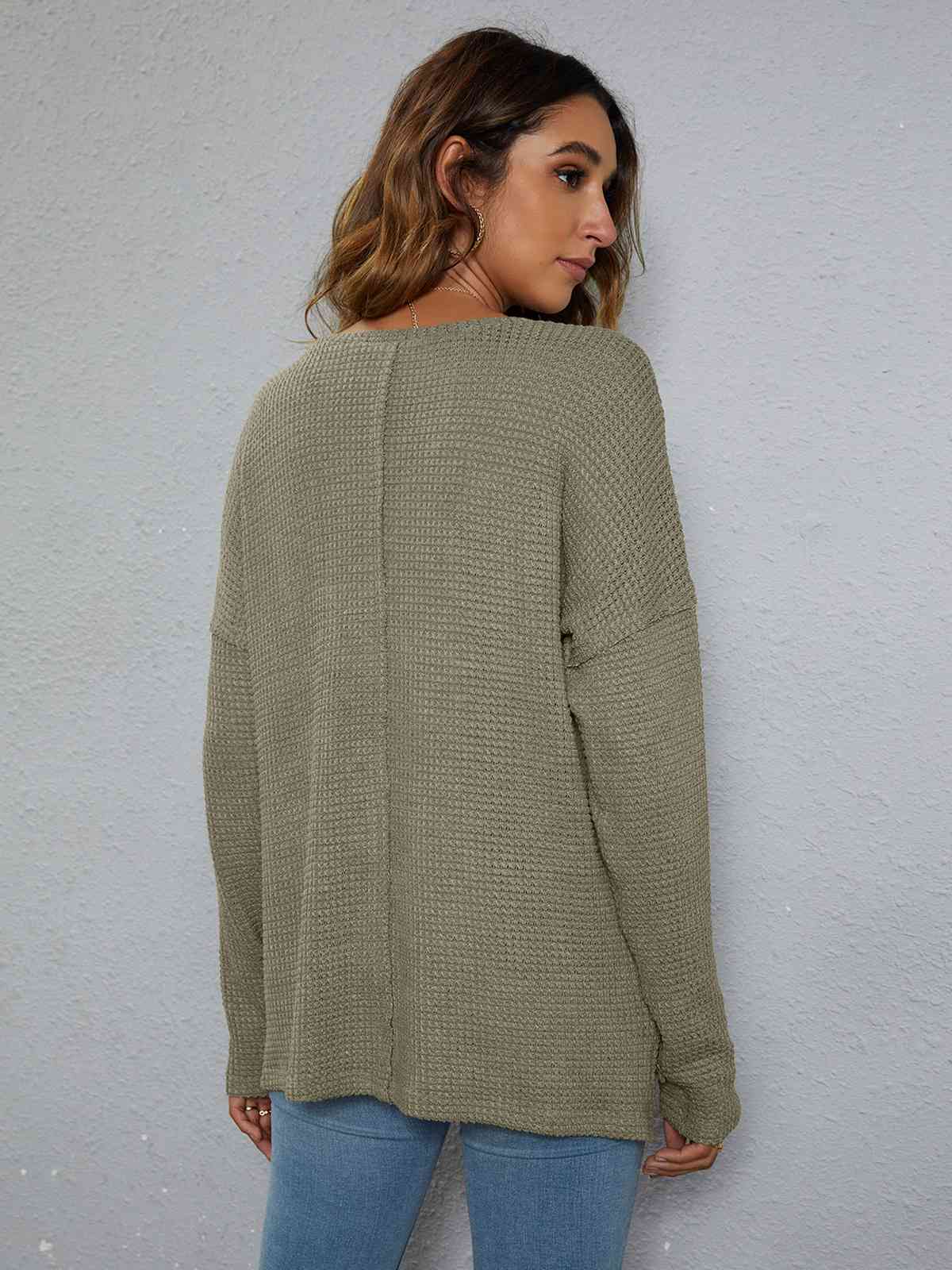 Haut en tricot gaufré à épaules tombantes et coupe haute
