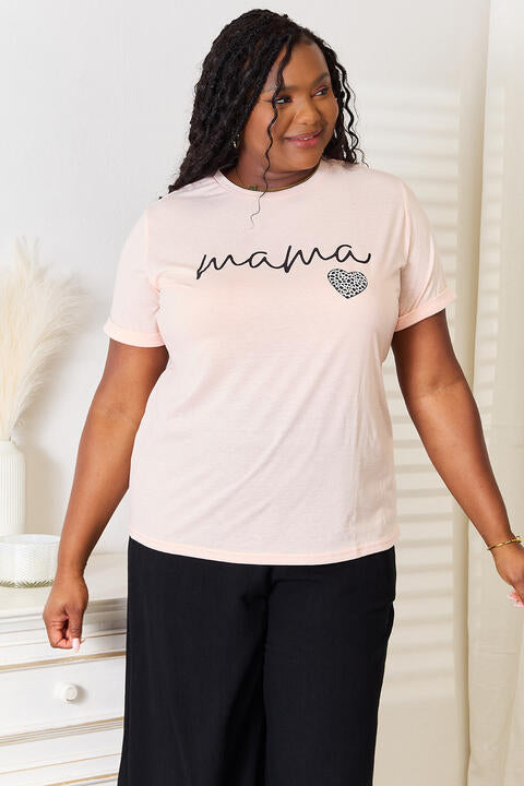 T-shirt graphique Simply Love MAMA Heart