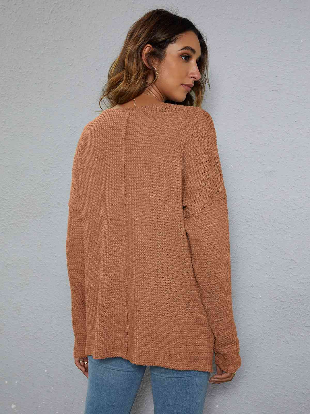 Haut en tricot gaufré à épaules tombantes et coupe haute