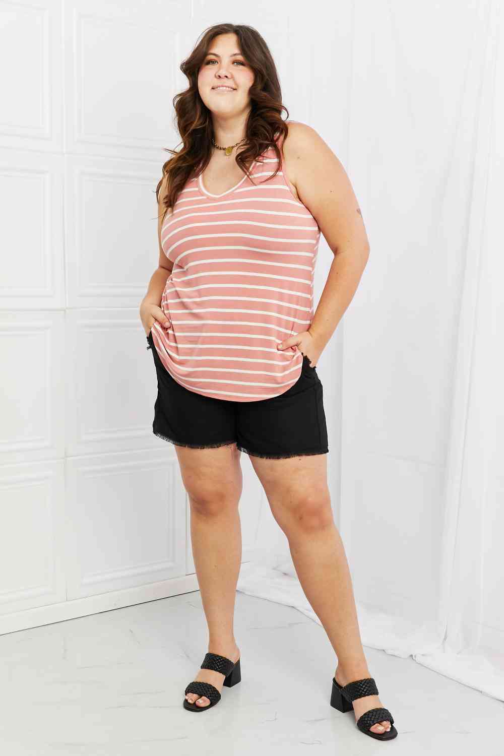 Zenana Find Your Path Haut rayé sans manches grande taille