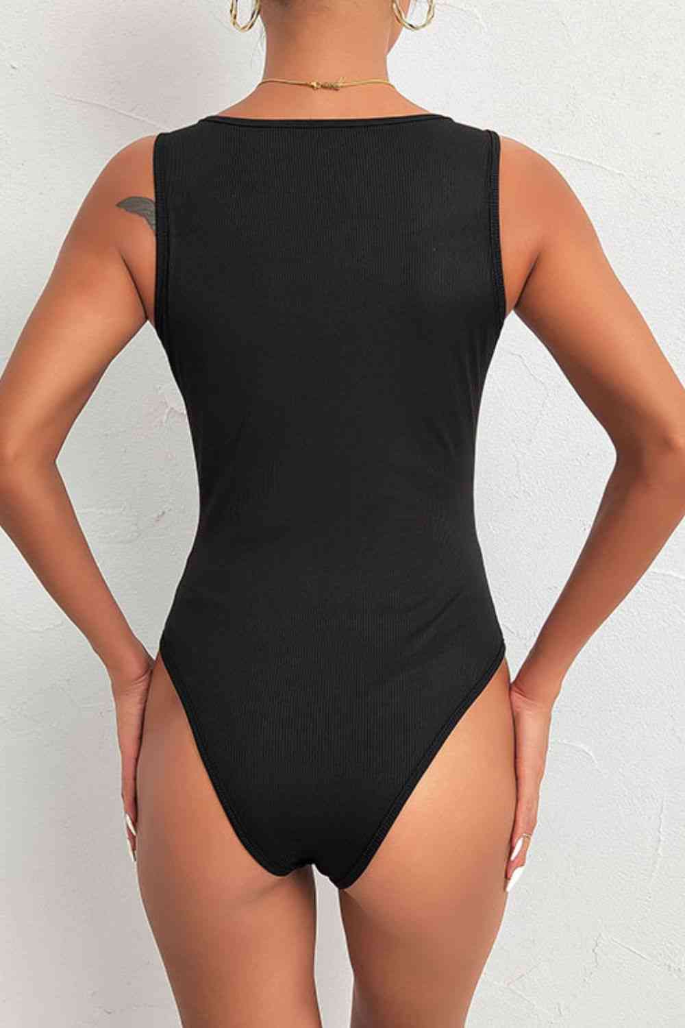 Body sans manches en dentelle épissée à décolleté en V profond
