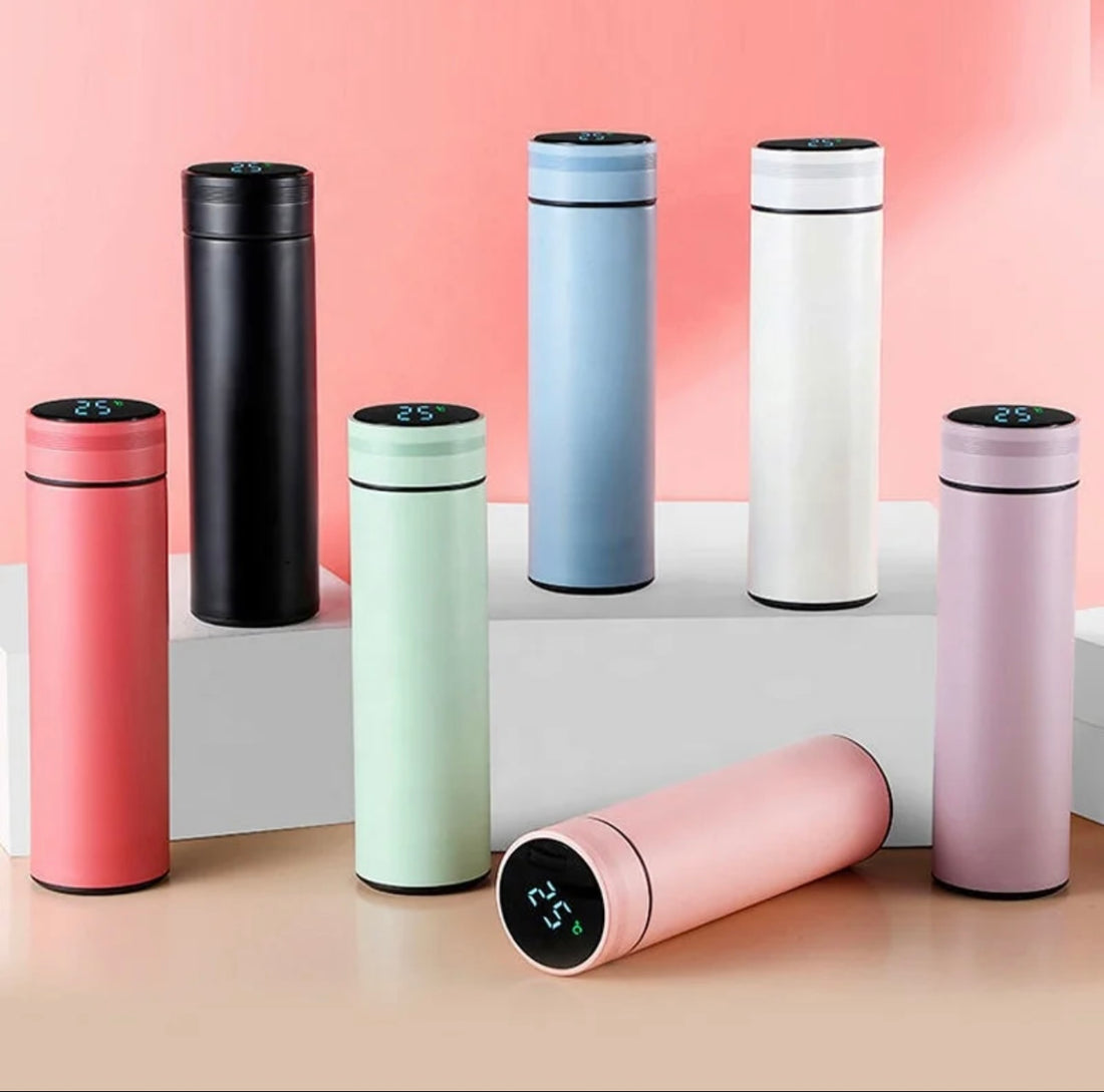 Smart thermal flask with temperature display