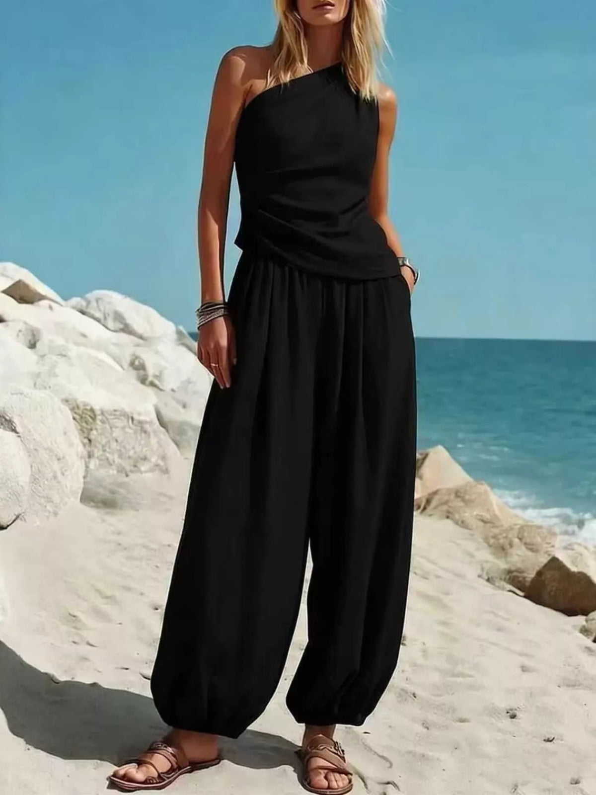 One-shoulder sleeveless top and harem pants set, Black