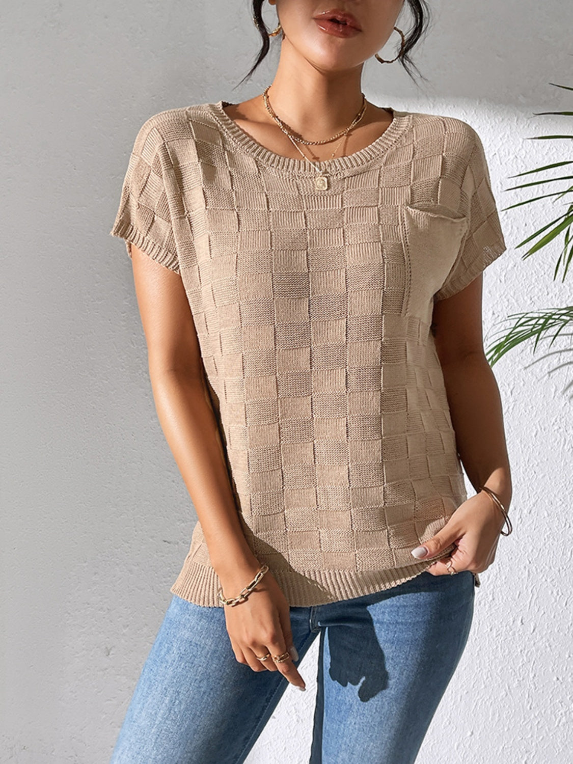 Short-sleeve knit top