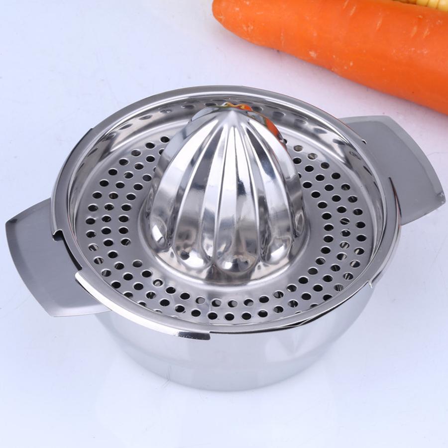Handheld citrus juicer