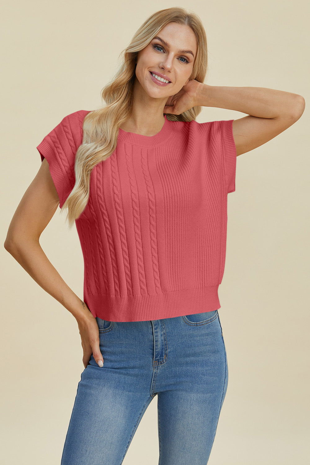 Cable-knit round neck short sleeve sweater