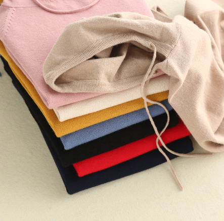 Hooded fine-knit sweater