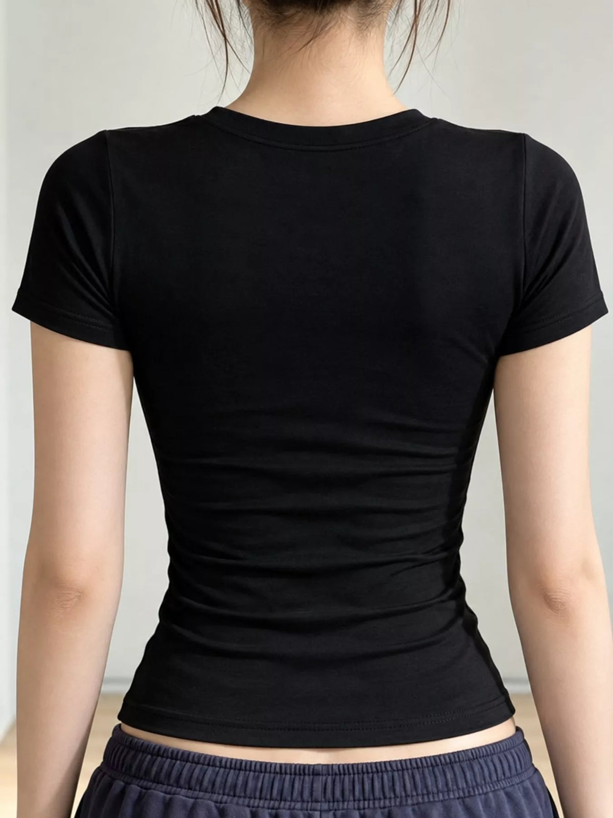 Slim-fit crew neck basic T-shirt