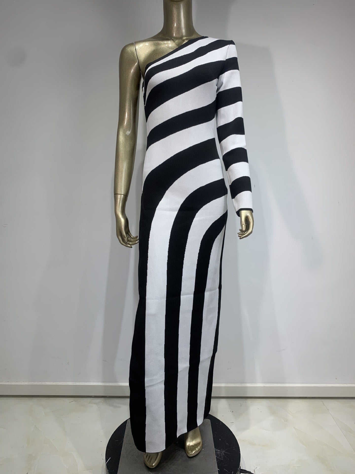 Zebra print single shoulder long sleeved open leg bandage dress banquet party dress