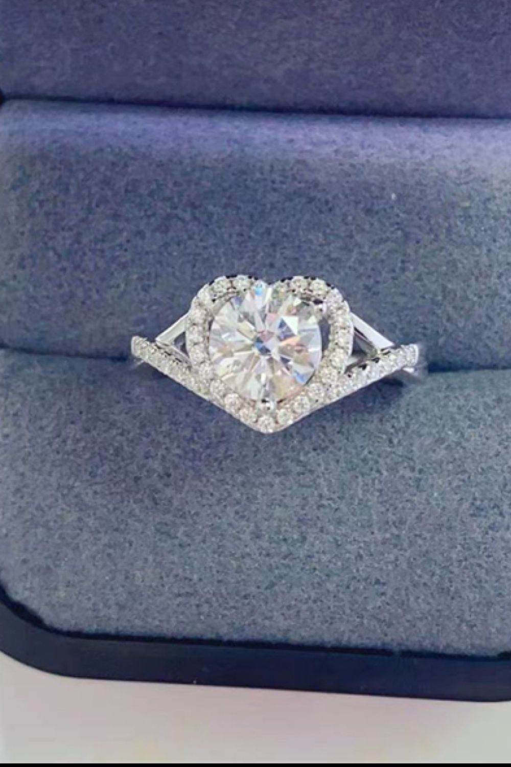 1 ct moissanite heart ring