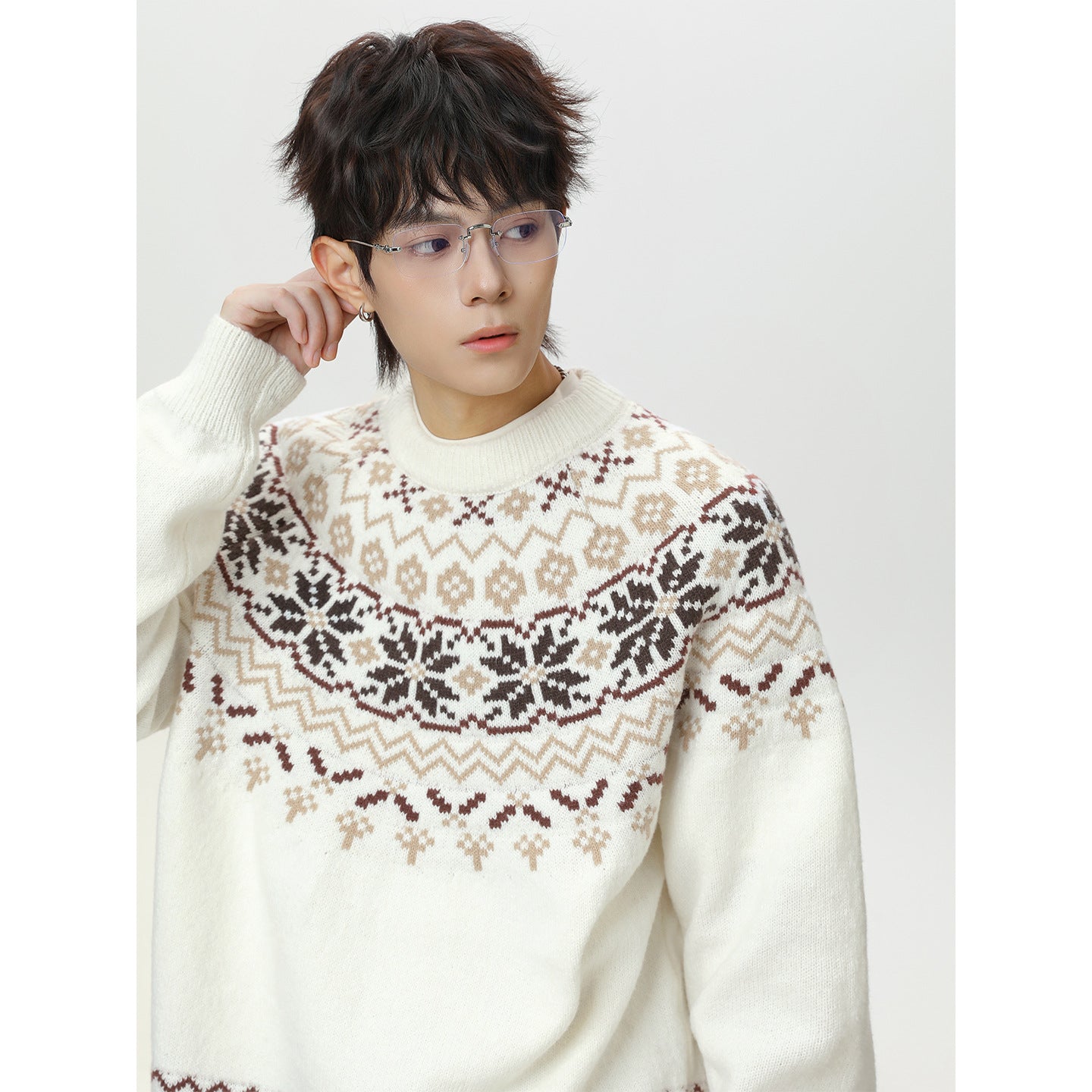 Ethnic style round neck sweater for men