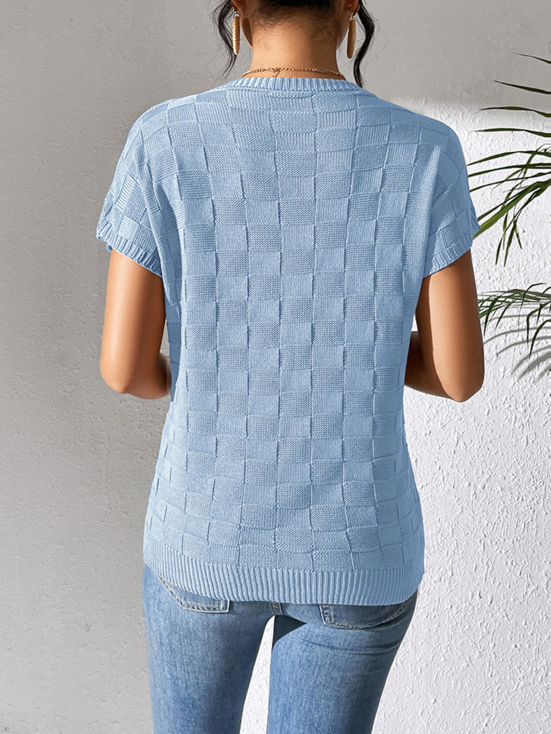 Short-sleeve knit top