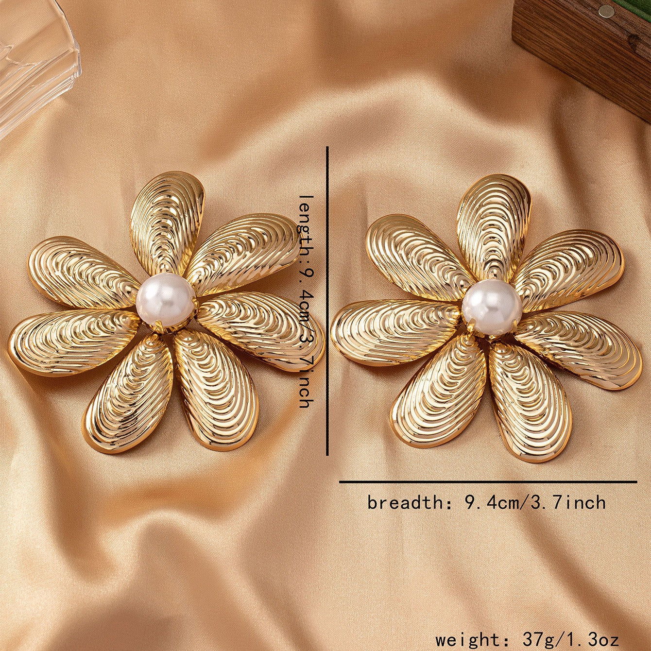 Golden seven petal large flower earrings, retro and exaggerated