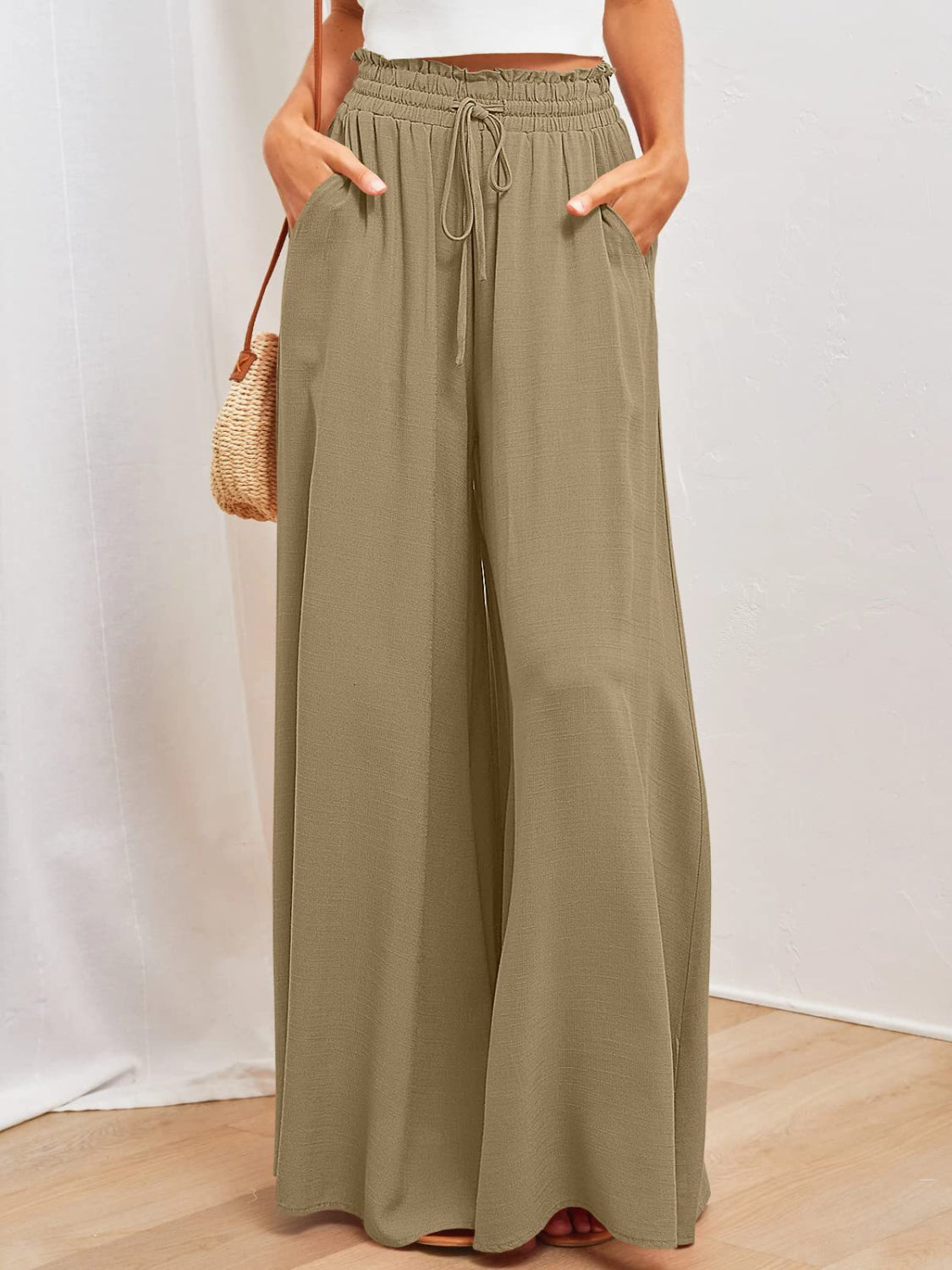 Wide leg pants with pockets