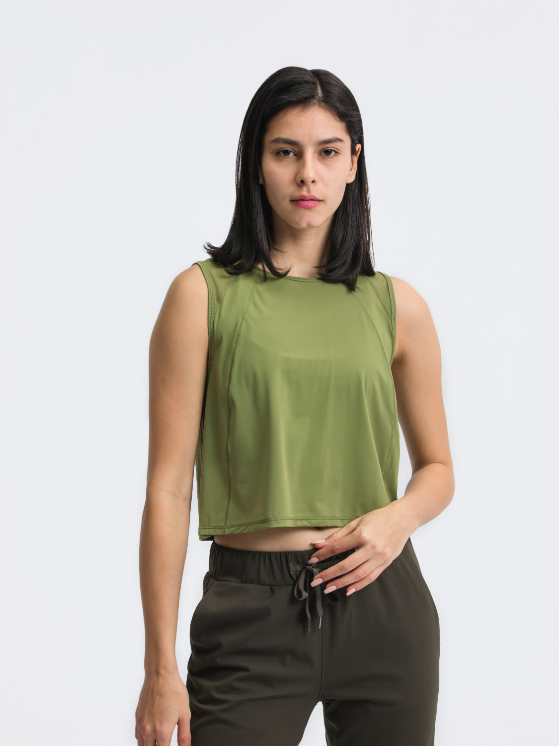 Round neck cropped active tank