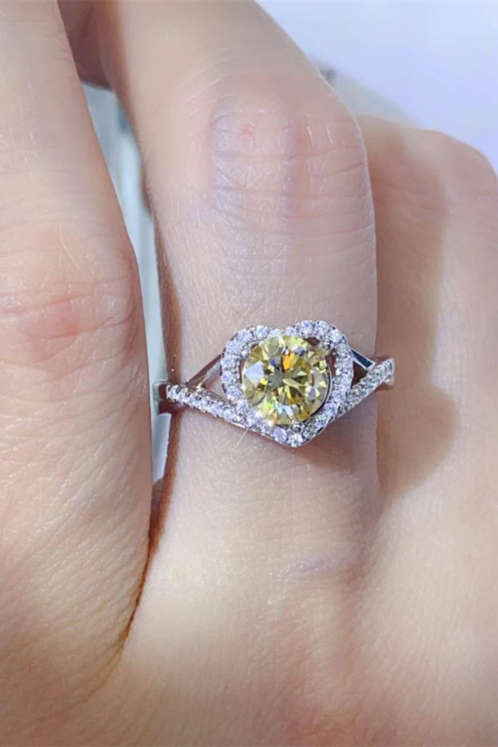 1 ct moissanite heart ring