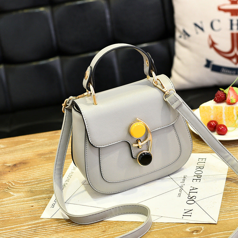 Structured shoulder bag